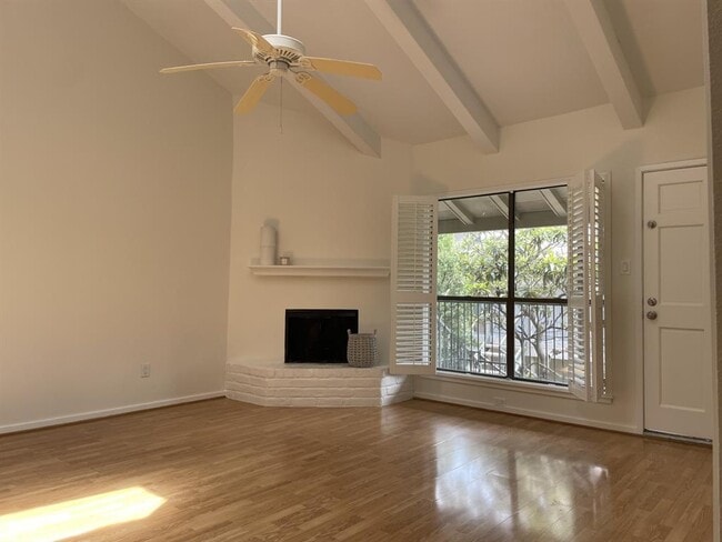 Building Photo - 1100 Augusta Dr Unit 42 Rental