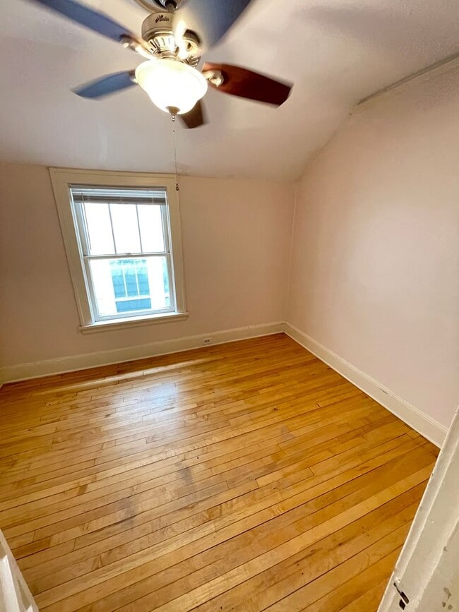 Photo - 310 E 5th St Unidad Upper