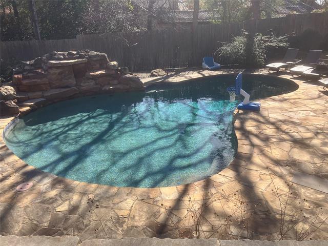 Photo - 525 Bent Wood Ln