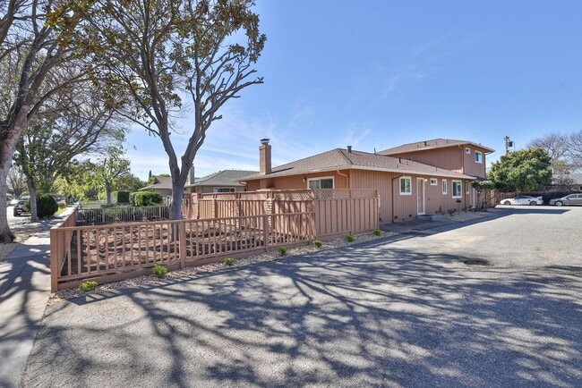 Photo - 1327 Essex Way Unit 1327 Essex Way