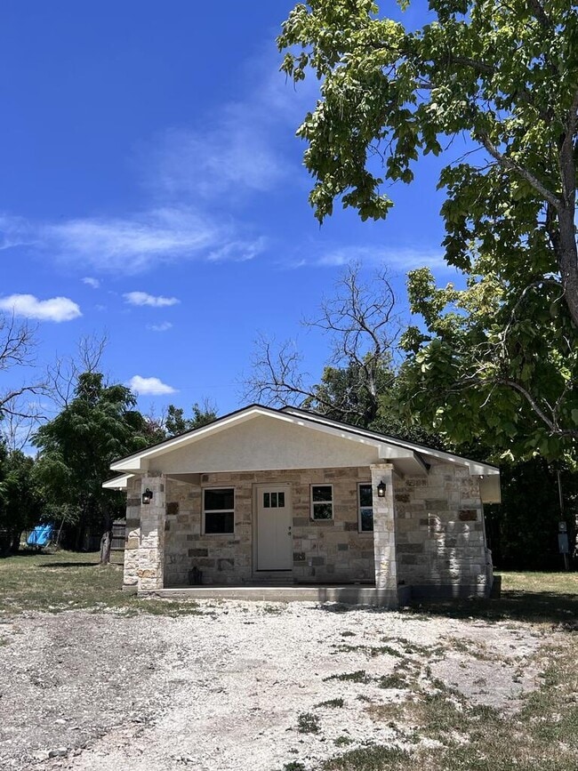 Building Photo - 105 4th St