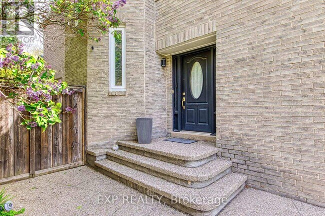 Photo - 1225 Hedgestone Crescent