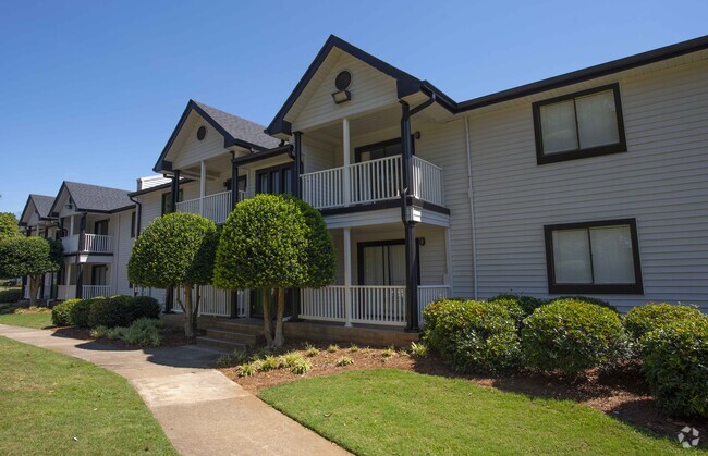 Building Photo - The Madison Apartments and Townhomes