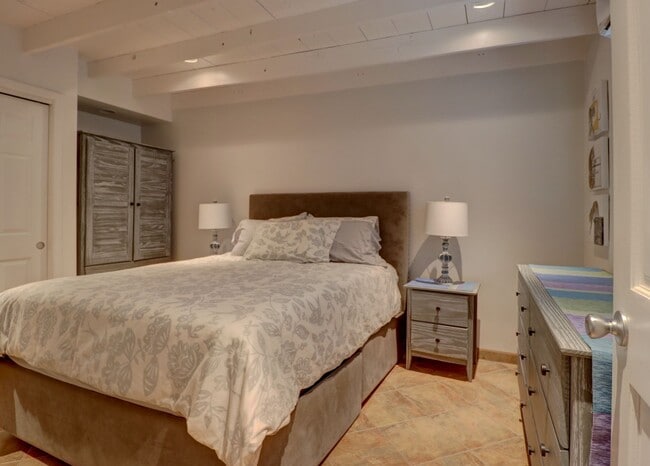 Photo - CalledeArroyo2160 Unit West Side