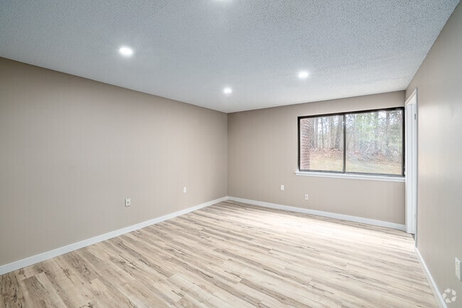 2BR, 2BA - 1,277SF - Primary Bedroom