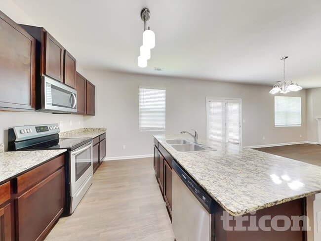 Photo - 1008 Eldon Ln