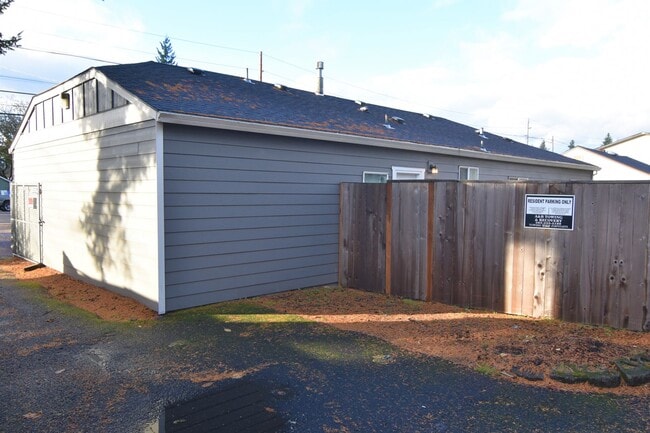 Photo - 5320 SE 122nd Ave Unit House