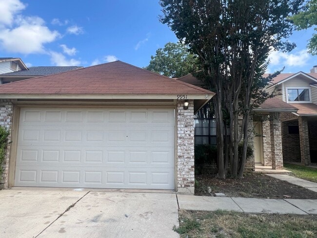 Building Photo - 9951 Echo Plain Dr