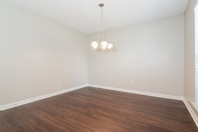 Photo - 7837 Pinefrost Ln