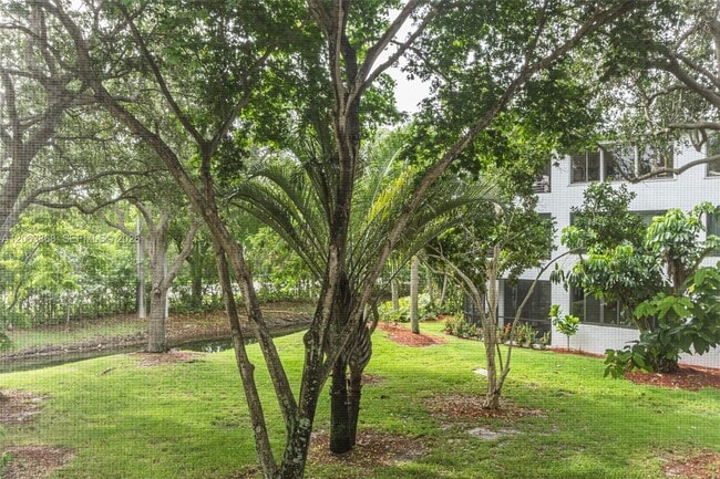 Building Photo - 1410 Sheridan St Unit 12I