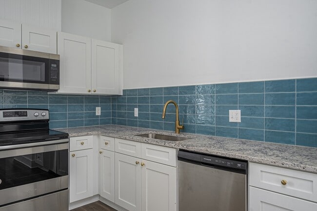 Photo - 637 E Anderson St