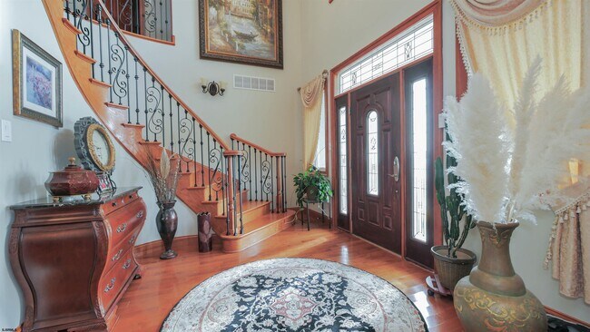 Photo - 713 N Jerome Ave
