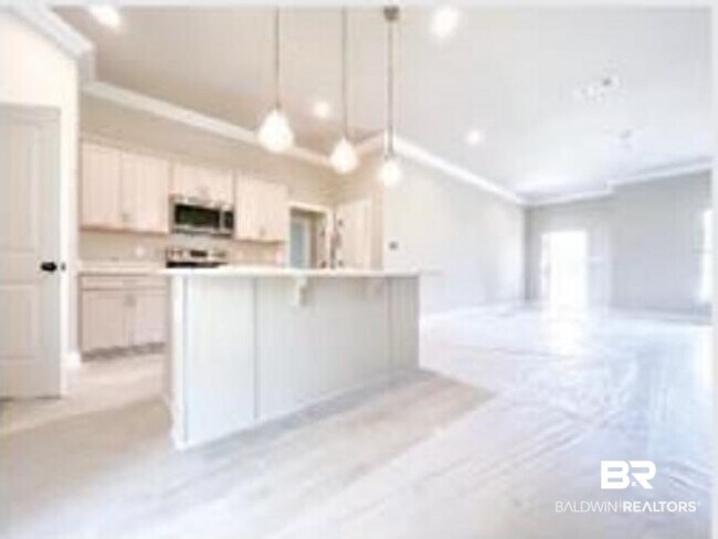 6870 Summerset Dr