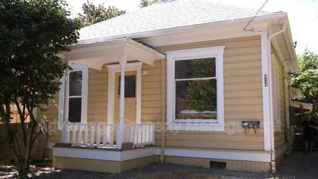Building Photo - 434 NW 18th St Rental