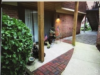 Building Photo - 211 Meadow Woods Ln Unit 211 Rental