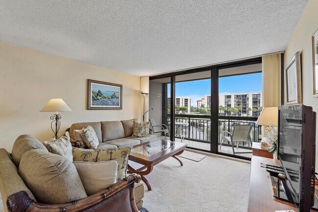 Photo - 2687 N Ocean Blvd Unidad 308-G