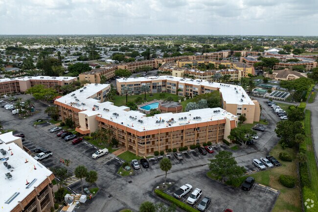 6501 Winfield Blvd - Margate Village