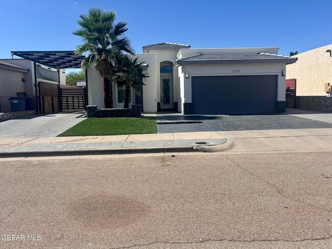 Building Photo - 3179 Amistoso St