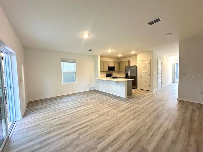 Photo - 2933 Canary Ave