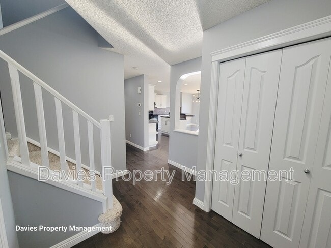 1020-118A 118a St SW