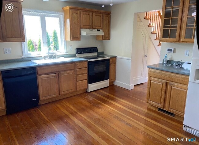 Photo - 304 Buckingham St