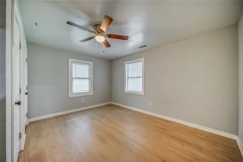 Photo - 1024 Regis Rd SE