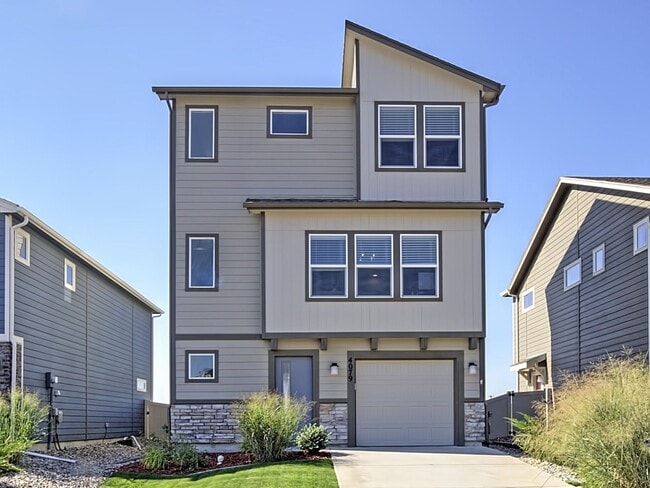 Building Photo - Bright & Open 3-Bed | Great Yard + Mountai... Rental