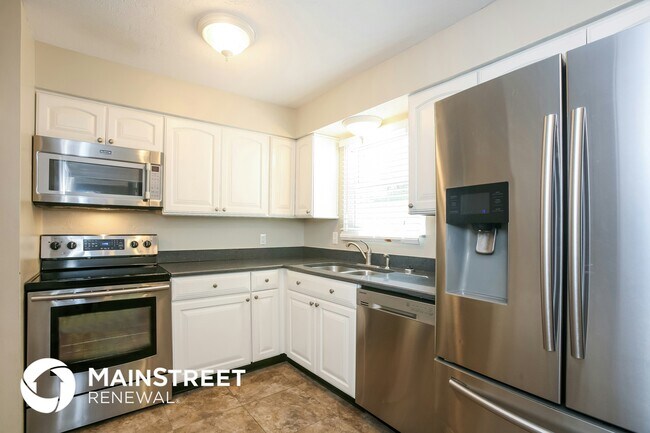 Photo - 5127 Victoria Rd