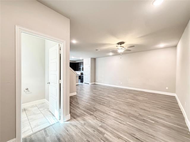 4925-4927 Sanger Cir Dr