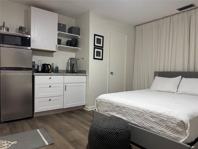 Photo - 5639 Lincoln St Apartments Unit 3