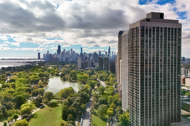 Photo - 2650 N Lakeview Ave Unit 1503