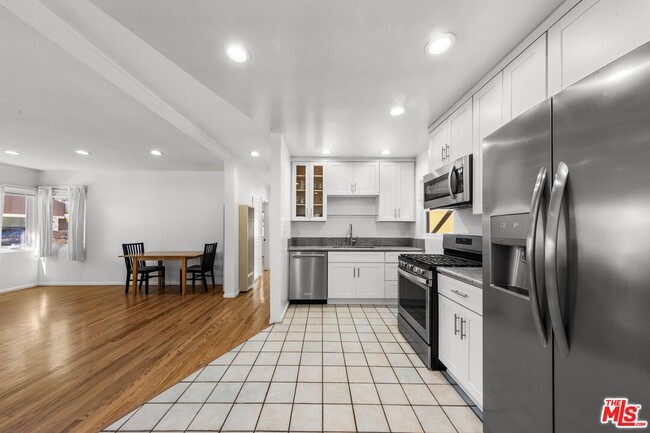 Photo - 2010 Virginia Ave Unidad B