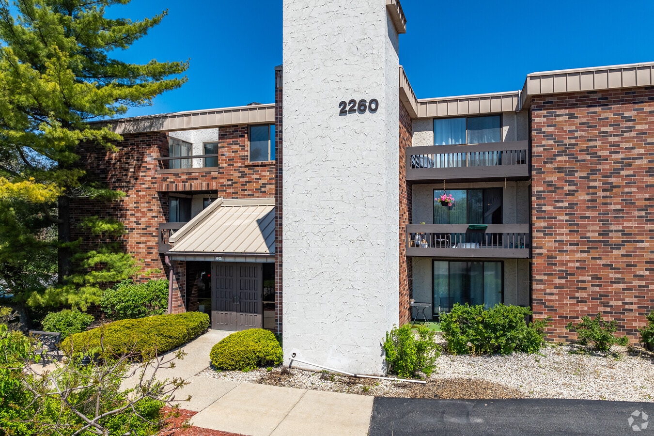 Entry - Manchester Village Condominiums