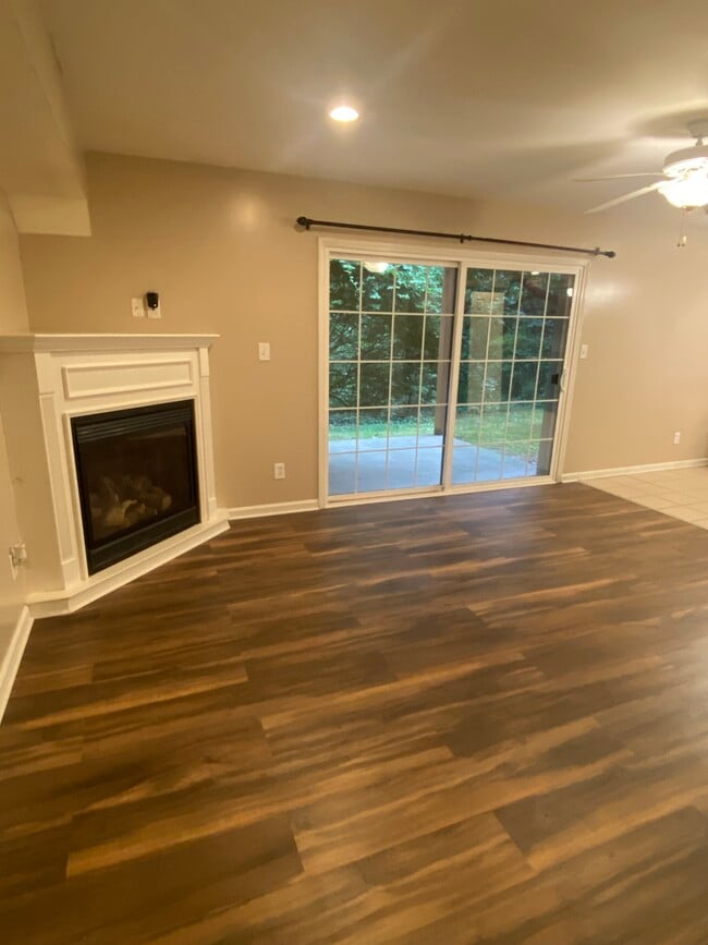 Building Photo - 729 N Hite Ave Unit 729 N Hite Avenue #2