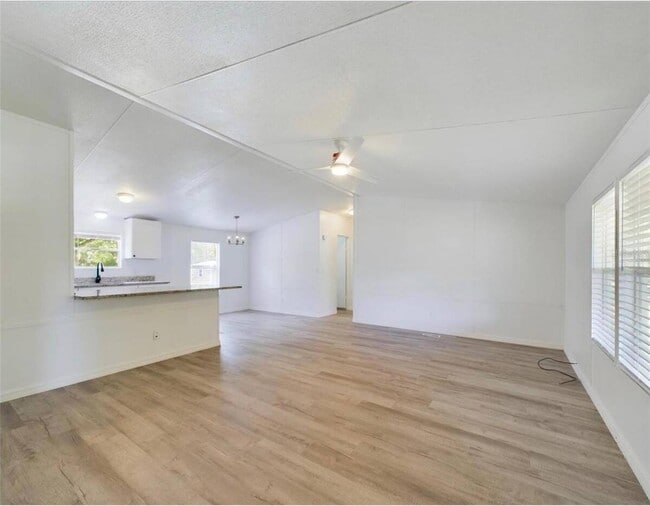 12250 NW 7th St