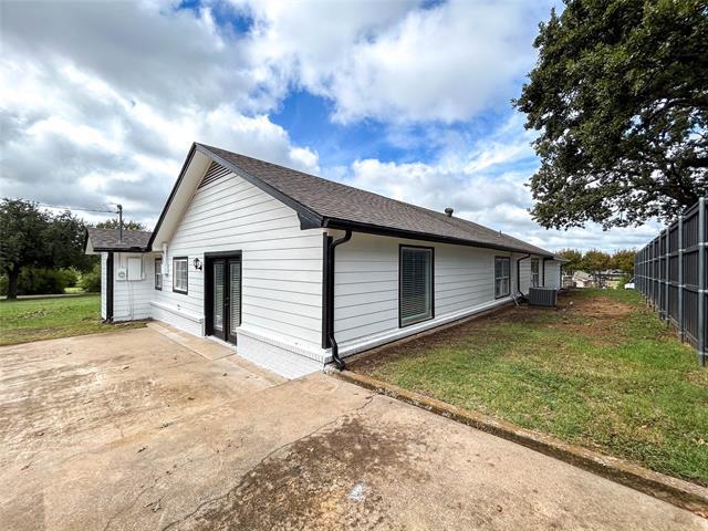 Photo - 300 Sanders Rd