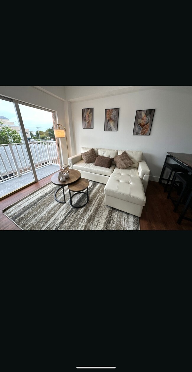Photo - 1638 SW 3rd St Unit 303
