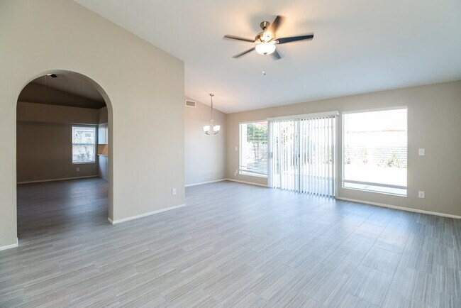 Photo - 8014 W Aster Dr