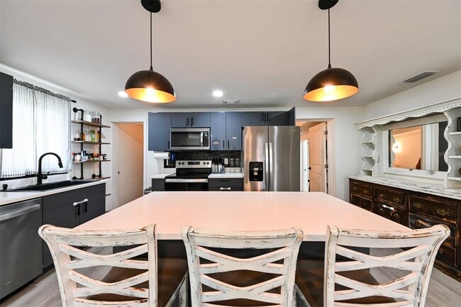 Photo - 4114 W Olive St