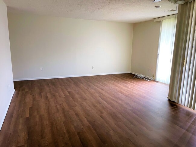 Living room - 10222 Prince Plz Unit 201