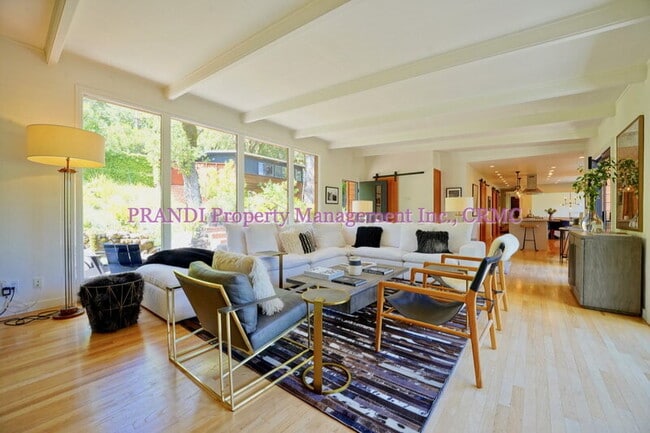 Building Photo - 22 Madrone Ct