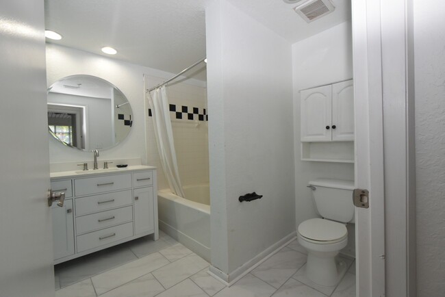Photo - 2402 W Azeele St Unit 455