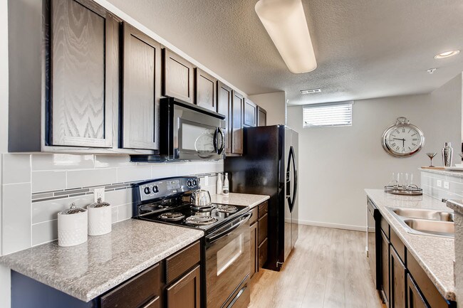Legend Flats | Evans, CO Apartments
