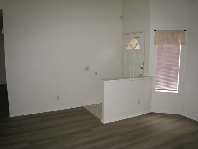 Photo - 2616 Cimmaron Ave