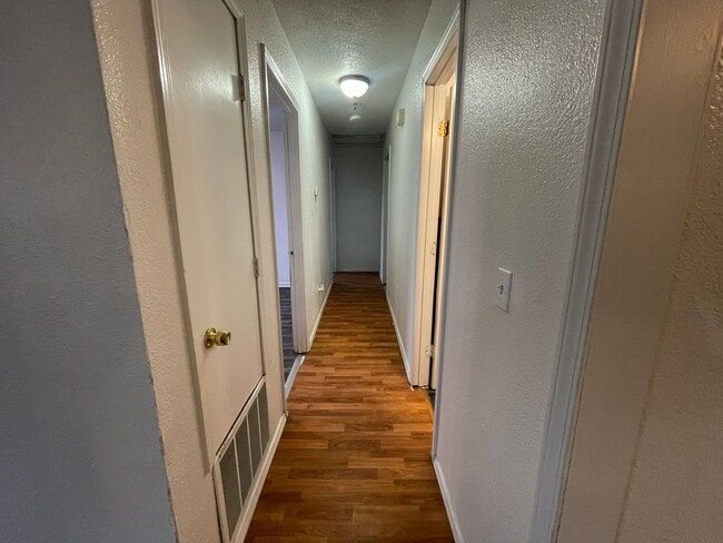 Photo - Available Now 3 bedroom 2 full bathroom in Willard School District!