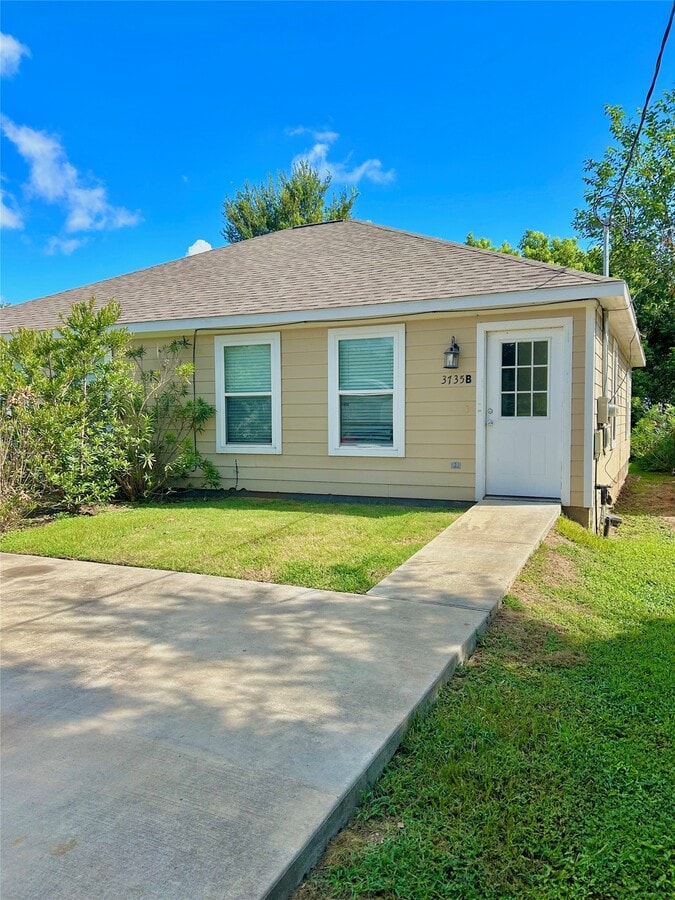 Photo - 3807 Putnam Dr