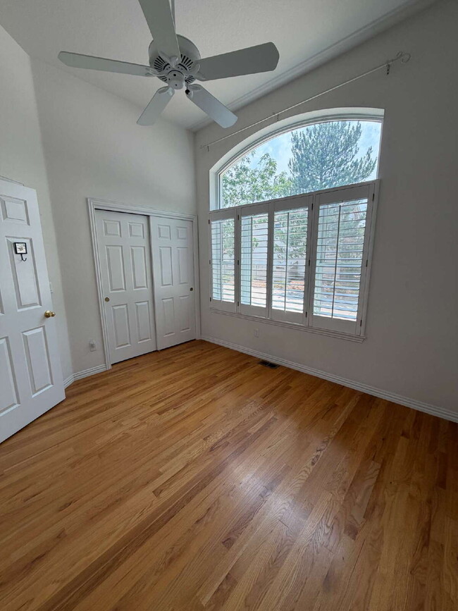 Photo - Don’t Miss out on this 4-bedroom 3 bath home in the gated Lighthouse Villas Community. Unidad #104
