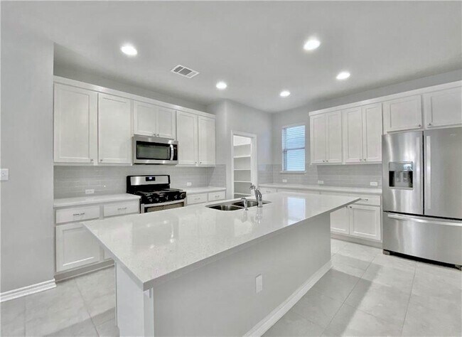Photo - 816 Alta Wy