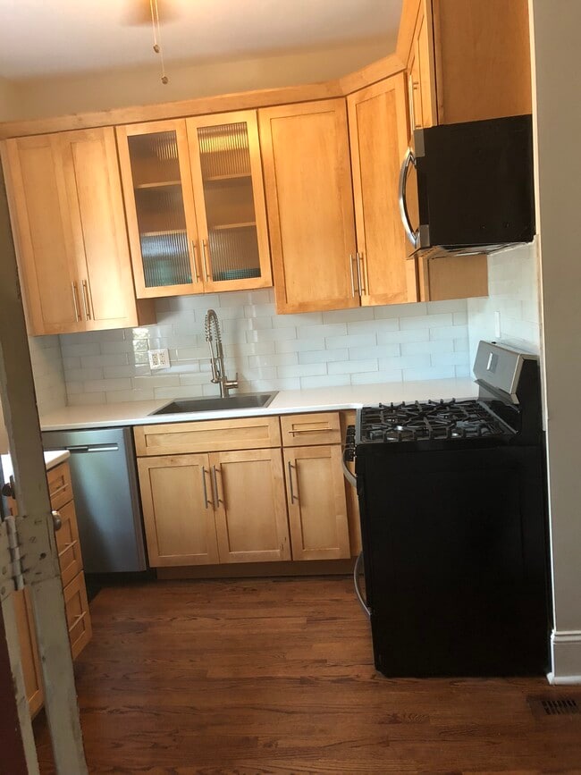 Stainless steel appliances plus dishwasher - 22 S Spring Ave Unit Apt2