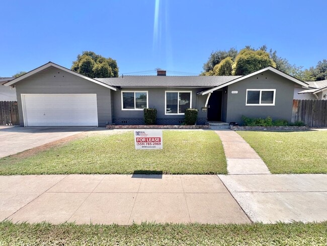 $1,895 West & Gettysburg, 3 Bedroom Home -... - $1,895 West & Gettysburg, 3 Bedroom Home -...